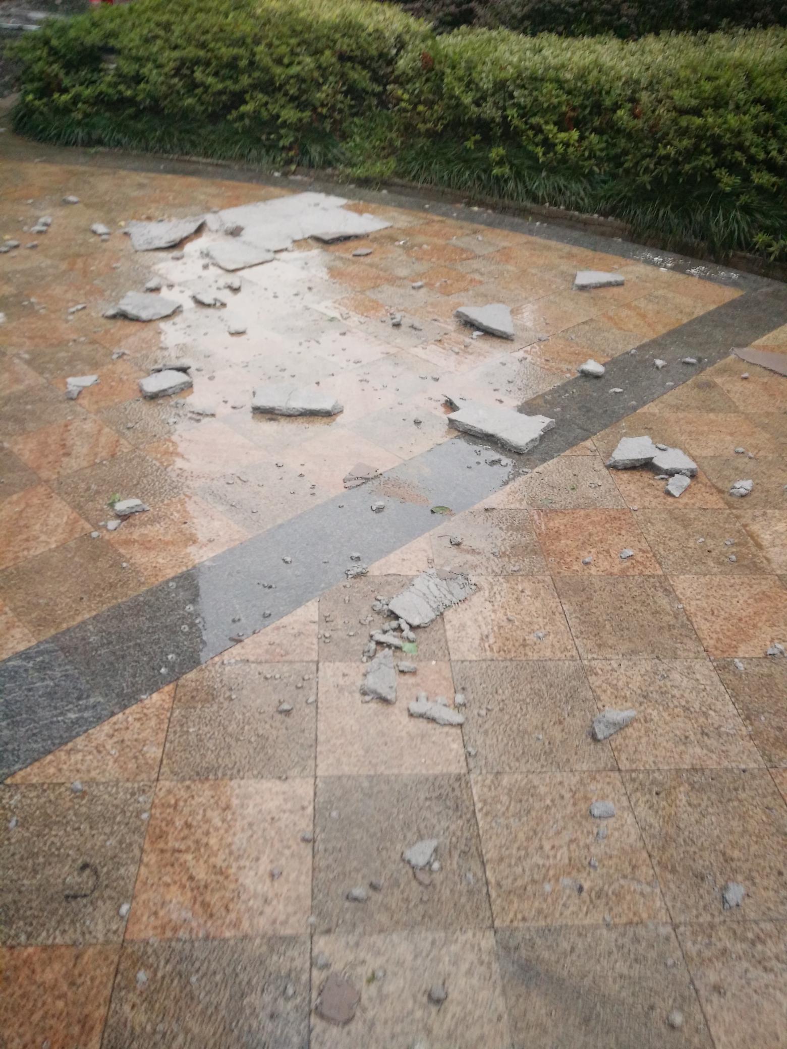 ���գ��Ϸ�ĳС�^(q��)�Ᵽ�؝M���w����ζŽ^�≦���،�Ó����